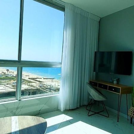 Beach Front Tel Aviv Bat Yam Apartment -Hotel 39 Exterior photo