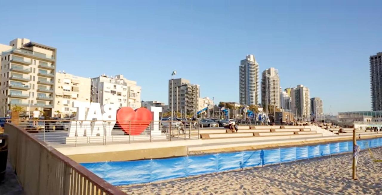 Beach Front Tel Aviv Bat Yam Apartment -Hotel 39 Exterior photo