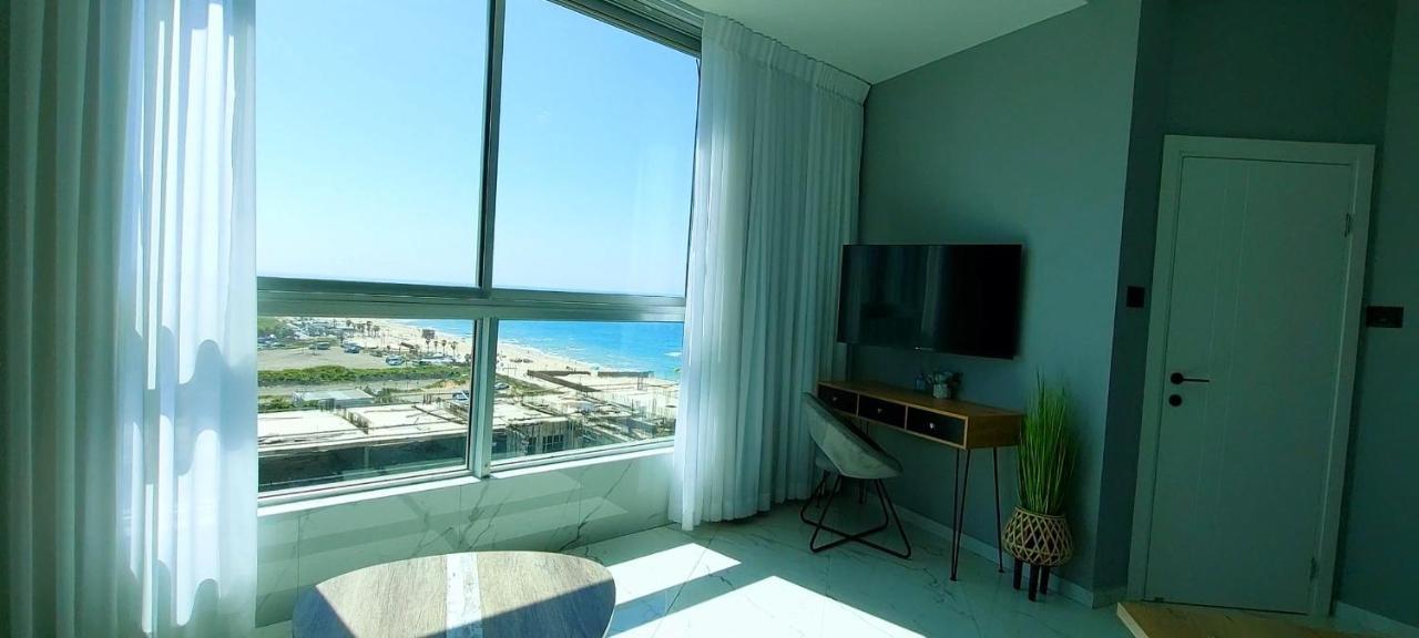 Beach Front Tel Aviv Bat Yam Apartment -Hotel 39 Exterior photo